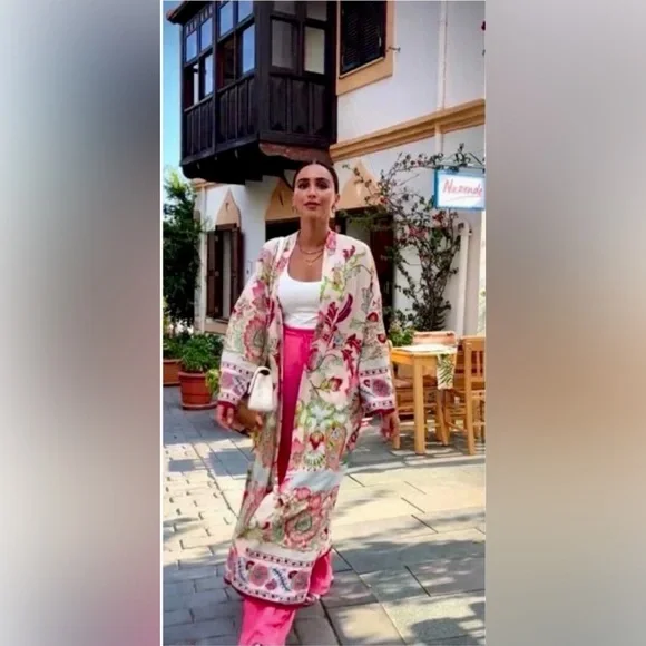 Zara Multicolor Patterned Robe - Picture 5 of 13